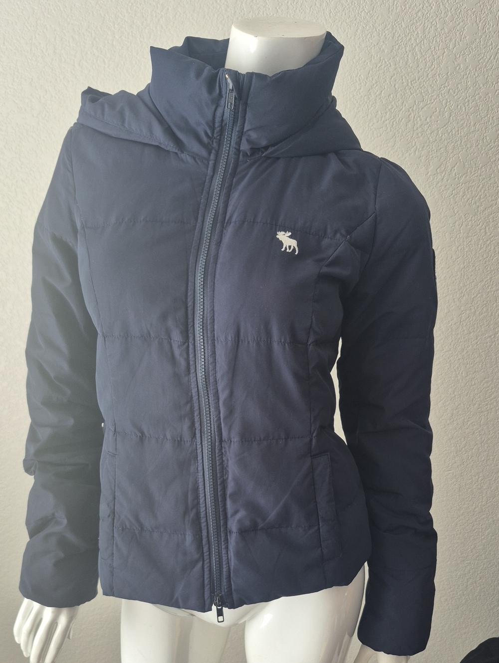 abercrombie Woman Navy Hooded Puffer Jacket - Picture 1 of 5